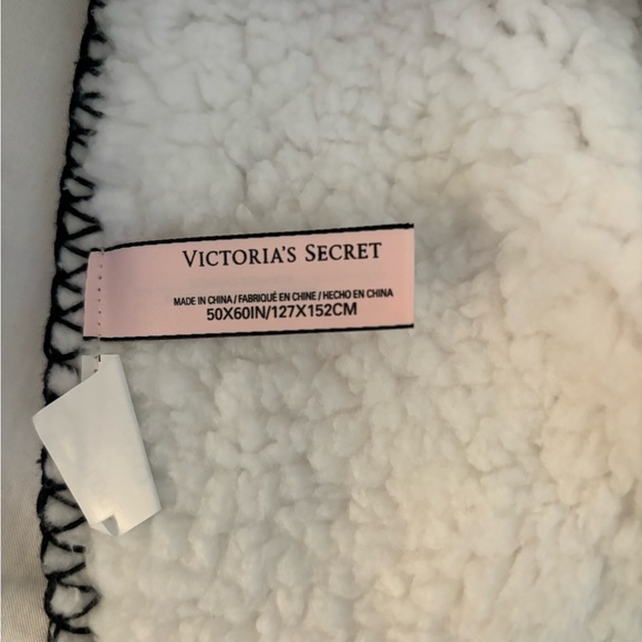 COPY - COPY - COPY - Victorias secret blanket - Picture 4 of 4
